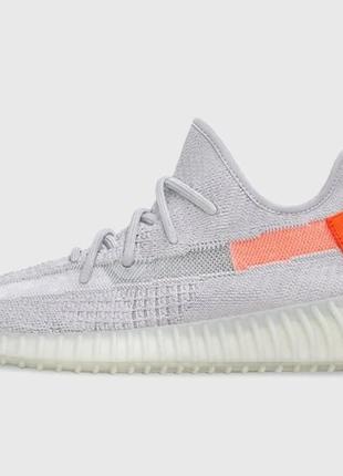 Мужские и женские кроссовки  adidas  yeezy 350 v2 tail light