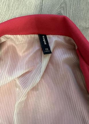 Розовый стильный пиджак с рукавами4 фото