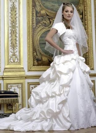 Шикарное свадебное платье myrtille коллекции miss kelly со шлейфом8 фото