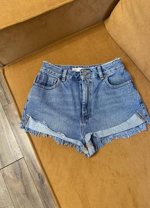 Джинсовые шорты