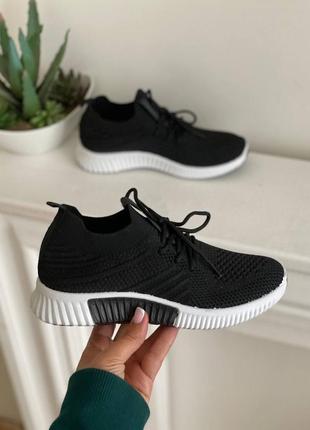 Чорні кросівки з взуттєвого текстилю на шнурівках9 фото