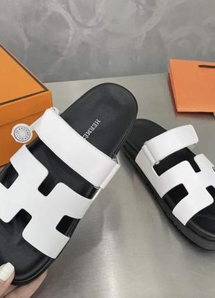 Кожаные шлепанцы в стиле hermes 40