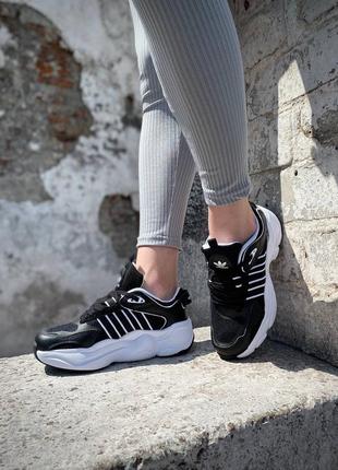 Жіночі кросівки adidas magmur runner black white