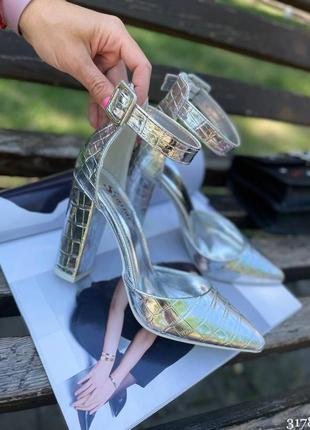 Туфли на удобных каблуках цвет серебро
верх из экокожи
каблук: 10,5см
