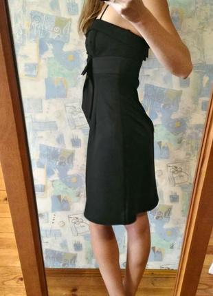 Прекрасное черное платье  на тонких бретельках деловое вечернее облегающее открытые плечи1 фото