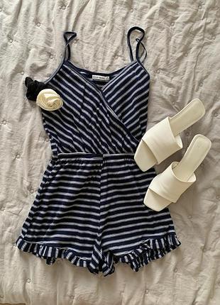 Красивый ромпер