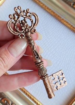 Tortolani винтажная брошь ключ