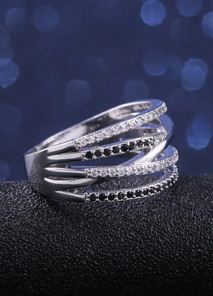 Кільце жіноче сріблясте з чорними та білими кристалами код 22773 фото