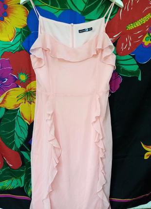Нежное, розовое шифоновое платье с вертикальными воланами от boohoo2 фото