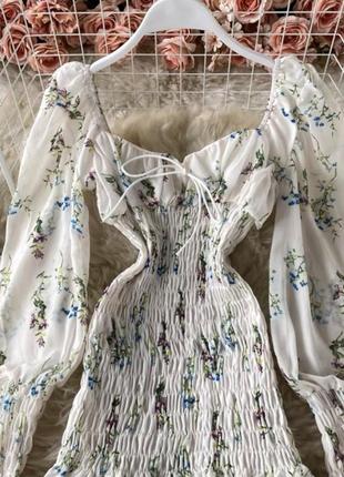 Шикарное летнее платье мини платье платья по фигуре платье шифоновое в цветы жатка3 фото