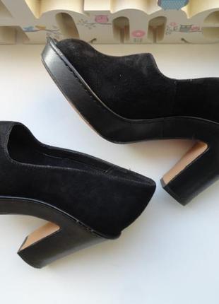 Суперські туфлі нат. замша з відкритим носком .