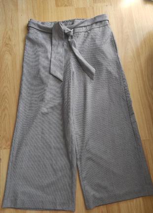 Укорочені брюки кльош від zara