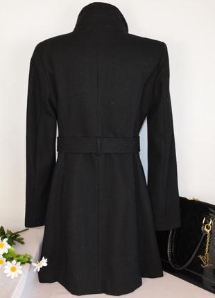 Брендовое черное демисезонное пальто с поясом и карманами dorothy perkins шерсть этикетка3 фото