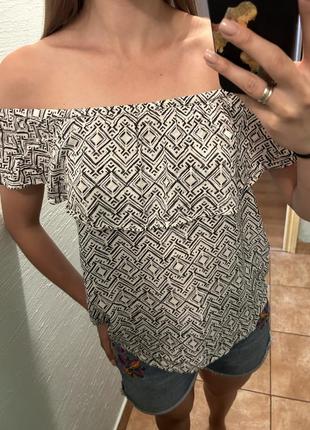 Футболка с открытыми плечами2 фото