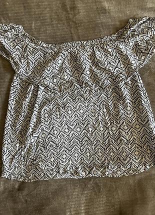 Футболка с открытыми плечами3 фото