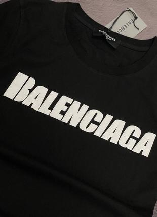 Женская футболка balenciaga3 фото