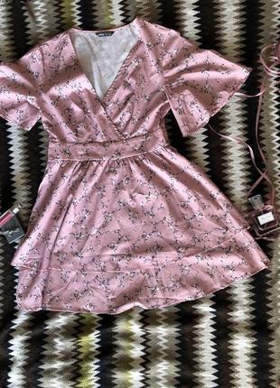 Розовое платье на лето с принтом1 фото