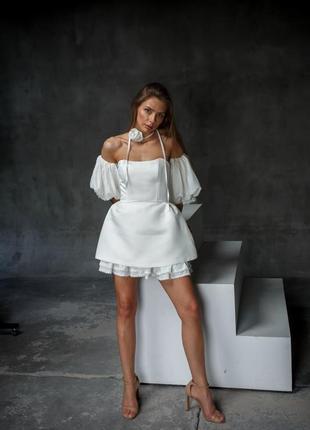 Платье - мини женское короткое нарядное атласное с кружевом, белое, дизайнерское бренд7 фото