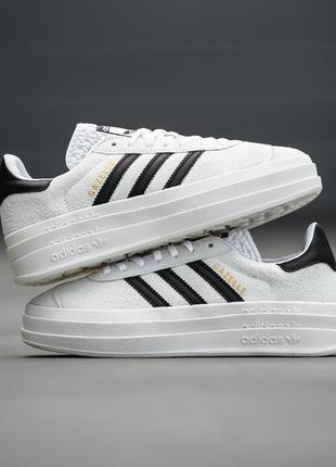 Жіночі шкіряні кросівки/кеди на товстій підошві adidas gazelle. колір білий з чорним