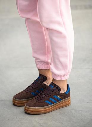 Жіночі замшеві кросівки /кеди на товстій підошві adidas gazelle bold. колір коричневий з синім2 фото