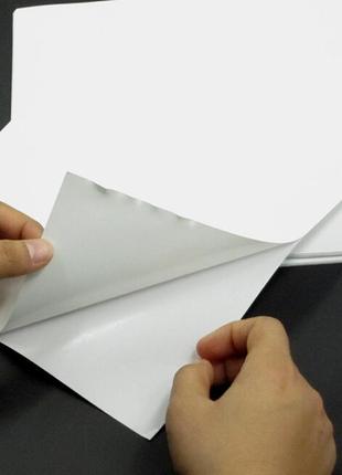 Самоклейний папір а4 105 мм х 99 мм (100 аркушів, 6 етикеток на аркуші, для нової пошти)1 фото