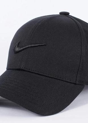 Бейсболка однотонная с большой вышивкой nike