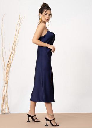 Синее шелковое платье-комбинация на бретельках2 фото