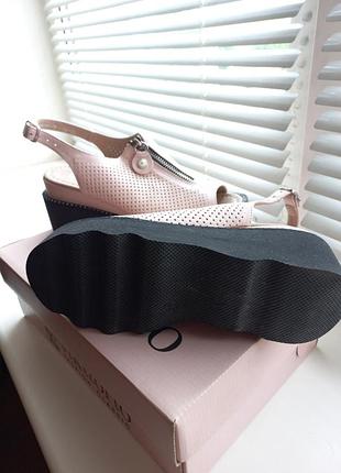 Новые кожаные босоножки посл 37 размер5 фото