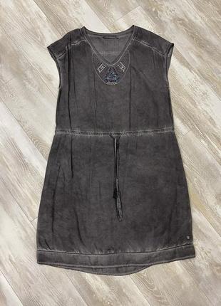 Плаття розшите бісером і паєтками cecil