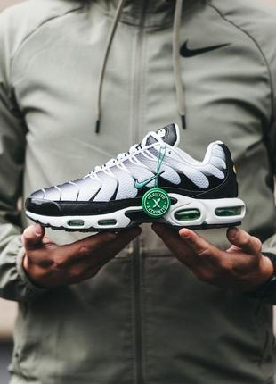Чоловічі кросівки  nike air max plus tn black white green7 фото