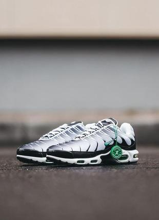 Чоловічі кросівки  nike air max plus tn black white green6 фото