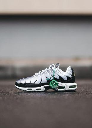Чоловічі кросівки  nike air max plus tn black white green4 фото