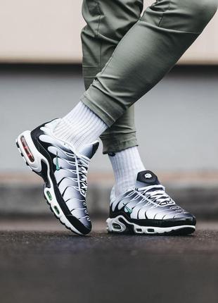 Чоловічі кросівки  nike air max plus tn black white green8 фото