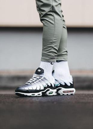 Чоловічі кросівки  nike air max plus tn black white green10 фото
