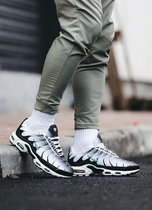 Чоловічі кросівки  nike air max plus tn black white green9 фото