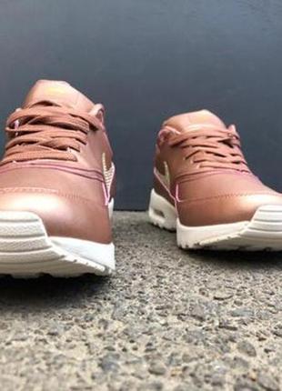 Женские кроссовки nike thea jewel gold найк2 фото