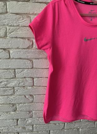 Спортивна футболка nike dry-fit running рожева з рукавами ідеал7 фото