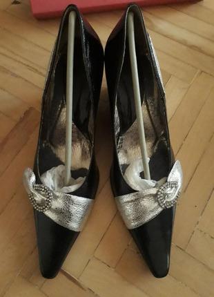 Туфлі vallenssia