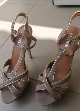 Туфлі 39р нові