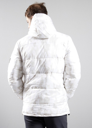 Теплый анорак от интересного бренда ellesse leol jacket off white который будет вас греть в любимую погоду3 фото