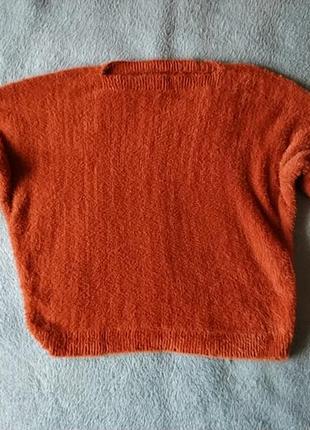 Пухнастий светр