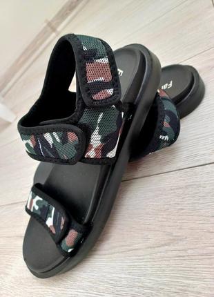 Сандалії3 фото