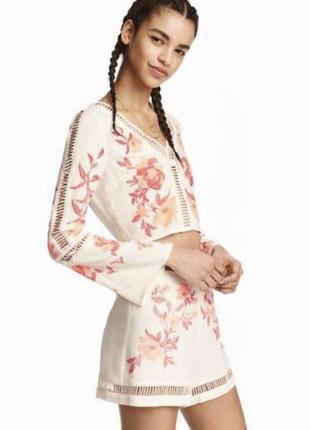 Натуральні повітряні шорти з віскози з високою посадкою в квітковий принт з перфорацією