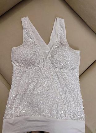 Натуральный нарядный топ с пайетками