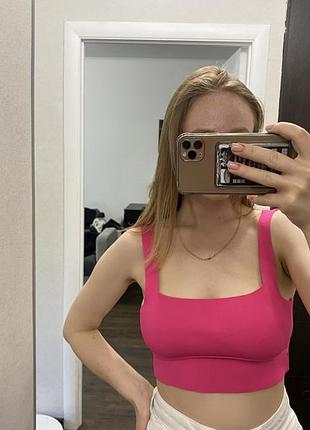 Яскравий топ