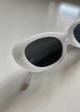 Солнцезащитные очки белые5 фото