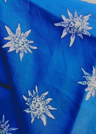 Синя шовкова хустка