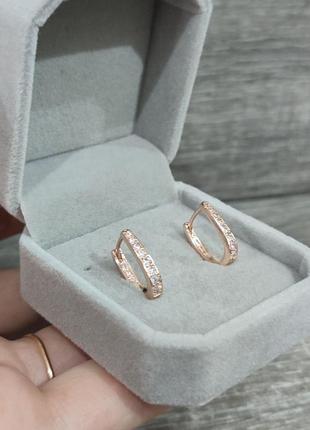 Подарунок дівчині - сережки "вікторіанська гармонія у позолоті з камінням сваровські" у оксамитовому футлярі5 фото