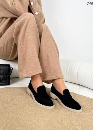 Жіночі натуральні туфлі-лофери