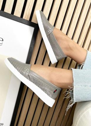 Шикарные кожаные эспадрильи с перфорацией